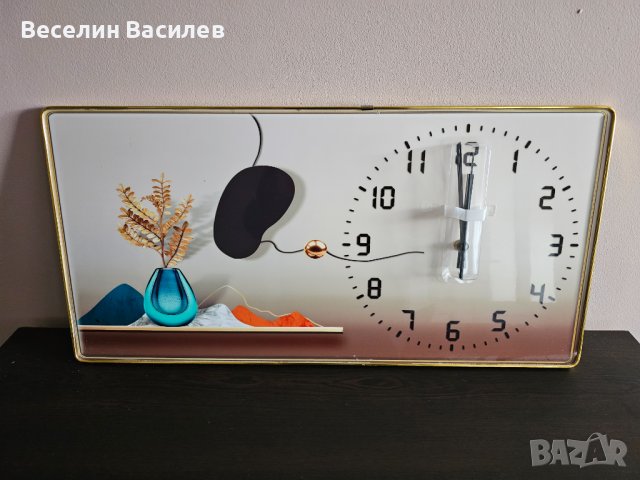 Стенен часовник с цветна декорация 