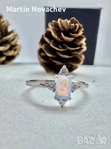 Сребърен пръстен с етиопски опал