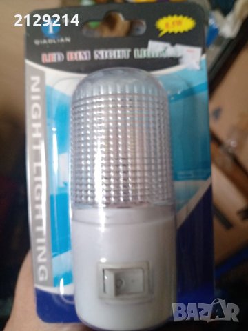 2. Нощна мини лампа за контакт 