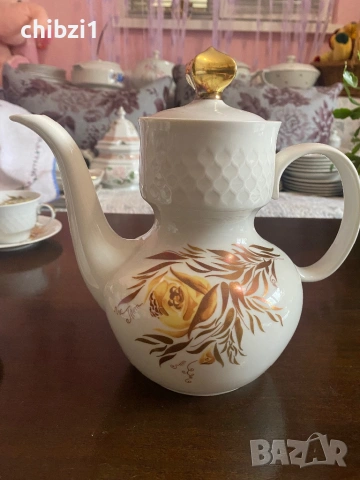⚜️Прекрасен немски порцеланов сервиз с много позлата и релеф от бивша ГДР!, снимка 4 - Сервизи - 53195980