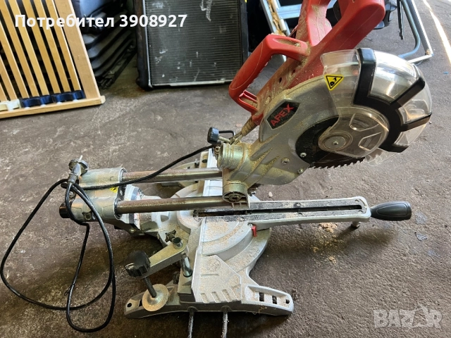 Електрически потапящ циркуляр / Митра циркуляр 1800W, 210 мм – Работи отлично, снимка 2 - Триони и циркуляри - 52677842