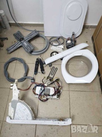 Части за пералня Ariston AVSF 109, снимка 1