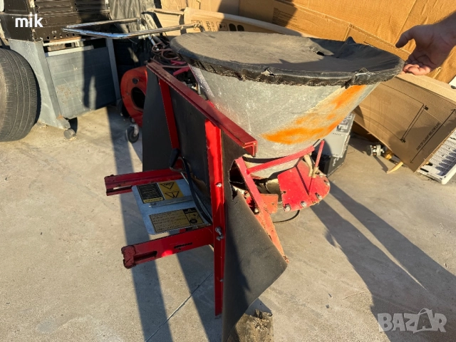 Разпръсквач за Сол и Пясък, снимка 5 - Селскостопанска техника - 51724888