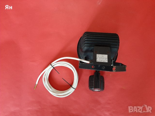  Английски Мощен Прожектор със Сензор и Таймер-300W/500W , снимка 2 - Прожектори - 32348387