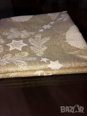 Златиста покривка, снимка 2 - Покривки за маси - 26997319