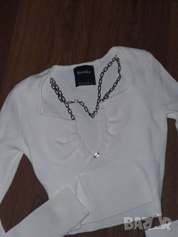 Bershka топ, снимка 4 - Корсети, бюстиета, топове - 38938195
