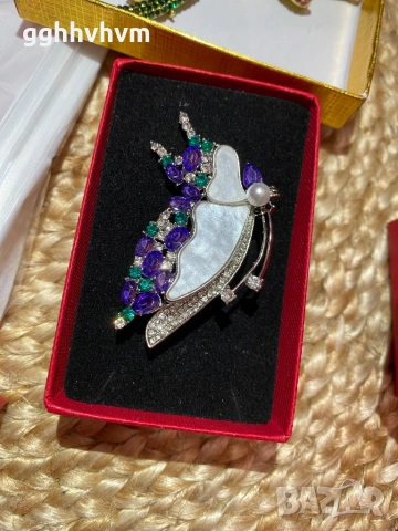 Брошки с кутия, снимка 15 - Други - 53605741