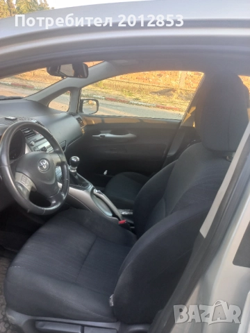 Тойота Аурис 2.0 , снимка 5 - Автомобили и джипове - 52189474