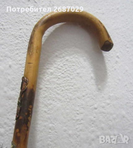 Стар дървен Туристически бастун с 9 метални значки, дърво, снимка 2 - Други ценни предмети - 28951379