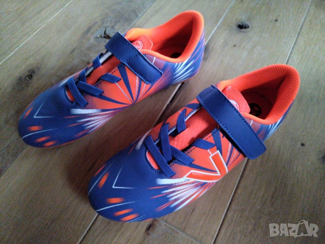 НОВИ футболни обувки/ бутони/ размер 35, снимка 2 - Футбол - 51765398