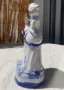 Старинна порцеланова статуетка , снимка 2