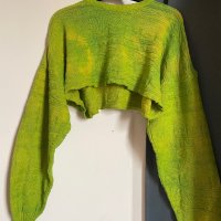 Скъсен пуловер, снимка 1 - Блузи с дълъг ръкав и пуловери - 40425381
