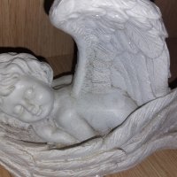Гипсова фигура на ангелче.Отлично състояние, снимка 2 - Статуетки - 43135717