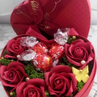 Кутии и чантичички с рози и бонбони, снимка 2 - Декорация за дома - 43988425