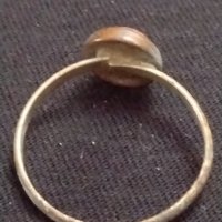 Стар дамски бронзов пръстен с полу скъпоценен камък червен интересен 37393, снимка 2 - Пръстени - 40426440