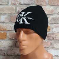 Нова зимна шапка на марката CK, Calvin Klein с бяло лого, снимка 8 - Шапки - 43280725