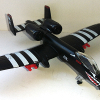 Maisto Forces Sky Squad A-10 Thunderbolt II, снимка 4 - Колекции - 40355796