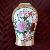 Порцеланова  ваза с флорални мотиви, снимка 1 - Други ценни предмети - 32926817