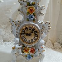 Порцеланов часовник 754, снимка 1 - Антикварни и старинни предмети - 43270140