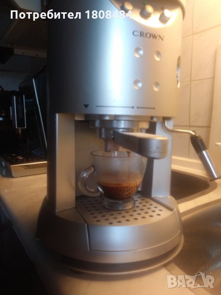 Кафе машина Краун с ръкохватка с крема диск, работи отлично и прави хубаво кафе с каймак , снимка 1