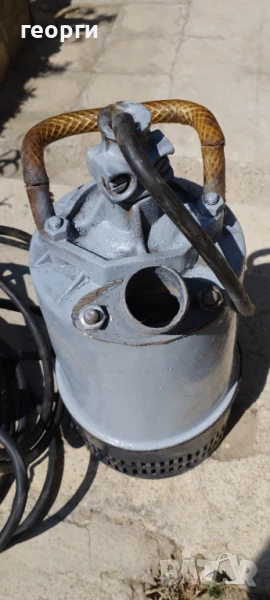 Продавам  потопяема помпа за поливане FLYGT 220  v   0.9kw с табло , снимка 1