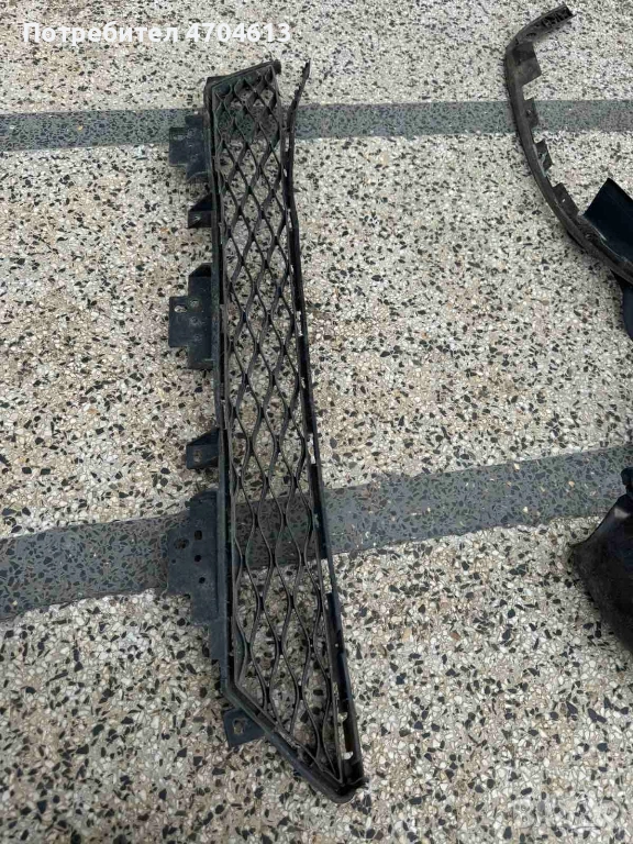 Решетка в предна броня на Инфинити Infiniti Q60 само за 50Eur. 62254-5CA1A, снимка 1