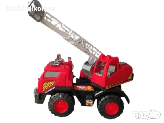 Голяма пожарна с разтягаща се стълба, снимка 1