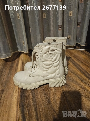 Два чифта детски кожени боти 