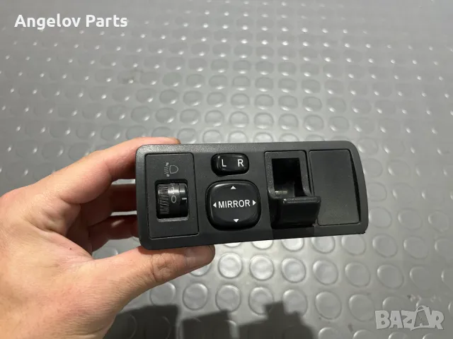 Управлението на огледалата за Toyota Corolla Verso 2003 г.