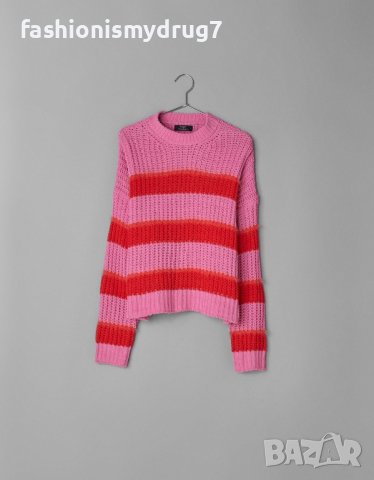 Bershka пуловер , снимка 1 - Блузи с дълъг ръкав и пуловери - 43888212