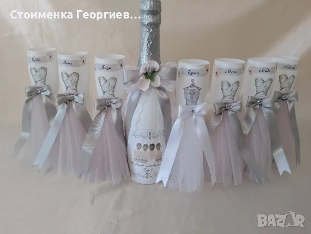 чаши за моминско парти с 3Д рокли 