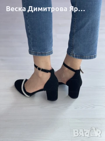 Елегантност с блясък: Изчистени дамски затворени сандали с ток и бляскав акцент, снимка 4 - Сандали - 51193935