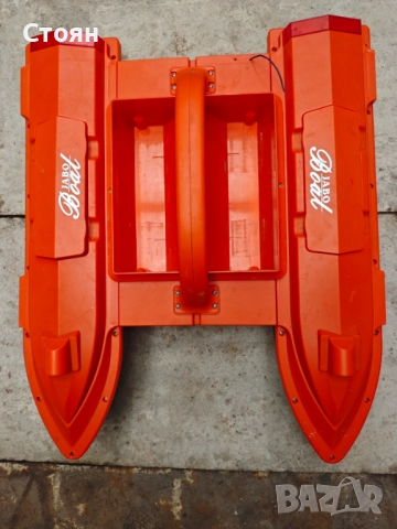 Риболовна лодка за стръв