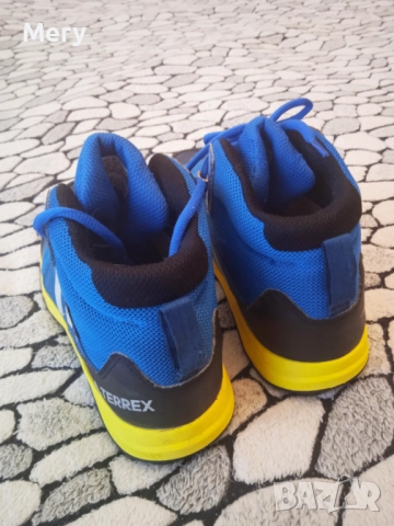 Детски туристически обувки Adidas Terrex Mid GTX K, снимка 4 - Детски маратонки - 52953650