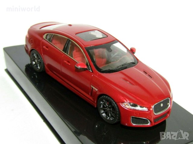 Jaguar XFR - мащаб 1:43 на IXO модела е нов в PVC дисплей-кейс, снимка 3 - Колекции - 44025827
