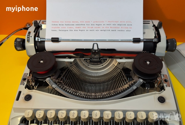 Пишеща Машина Triumph Gabriele 10 Клавиатура Qwertz Латиница Топ Състояние Обслужена 1960 година !, снимка 6 - Антикварни и старинни предмети - 52398347