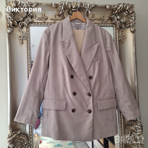 Дамско сиво двуредно сако H&M с права кройка 