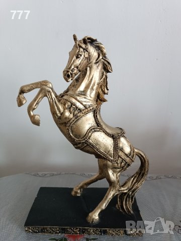 статуетка кон, снимка 1 - Статуетки - 44012126