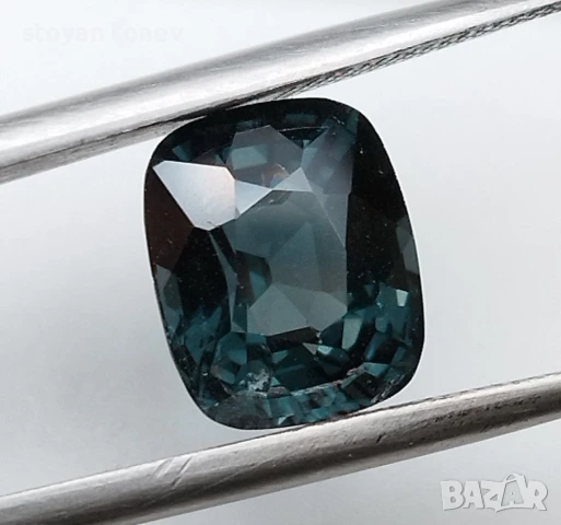 Шпинел в екзотичен цвят - 2.55кт.! Сертифициран! Нов!, снимка 3 - Пръстени - 47089031