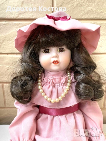 Красива порцеланова кукла от Англия , снимка 3 - Антикварни и старинни предмети - 52120756