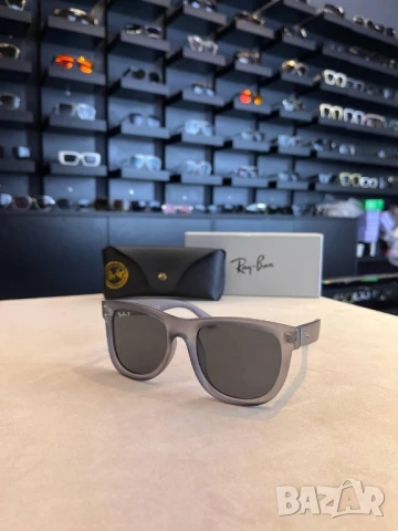 очила с калъф ray ban , снимка 4 - Слънчеви и диоптрични очила - 50572733