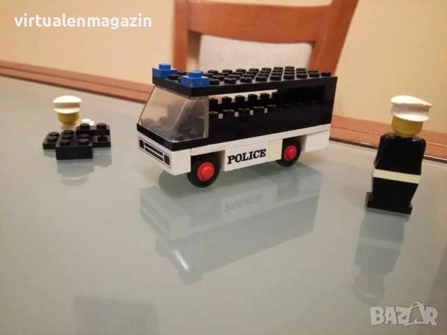 Много стари Конструктори Лего - LEGO Police 611 , 659 , 709 , 6676, снимка 4 - Колекции - 39580444