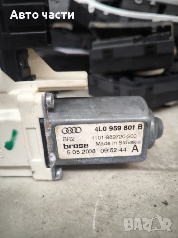 Моторче за преден ляв прозорец за Audi Q7 4L 4L0959801B, снимка 2 - Части - 51026231