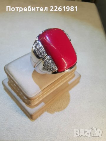 Продавам златен пръстен с корал и диаманти silvia kelly, снимка 3 - Пръстени - 25883022