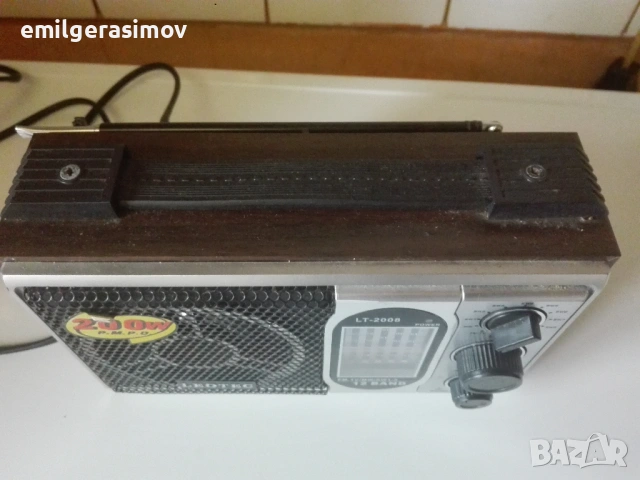  Радио GRUNDIG RF-150 , Радио LEOTEC и уокмен Tevion ., снимка 11 - Антикварни и старинни предмети - 51096483