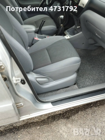 Toyota Rav4 в отлично техническо състояние, снимка 12 - Автомобили и джипове - 53401657