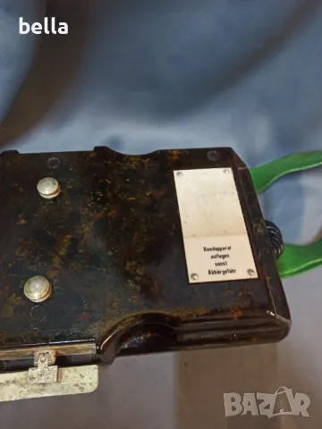 Военнен полеви телефон-VEB FUNKWERK KÖLLEDА- FF63M,в запазен вид видно и от снимките,бакелтен, снимка 4 - Антикварни и старинни предмети - 49313806