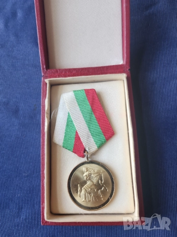 медали, вензели, кокарди, значки - български и от соц.страни + военен колан с тока , снимка 4 - Други ценни предмети - 52944054