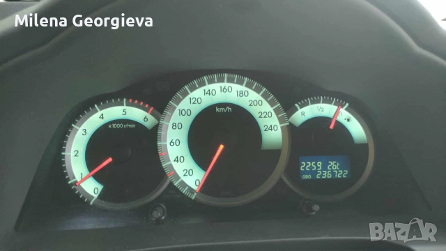 Toyota Corolla Verso 2.2 D-4D, снимка 5 - Автомобили и джипове - 51767448