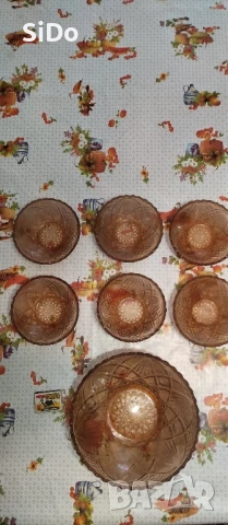 2 различни комплекта "Купа с 5-6 малки купички от кафяво стъкло, снимка 9 - Сервизи - 50872020